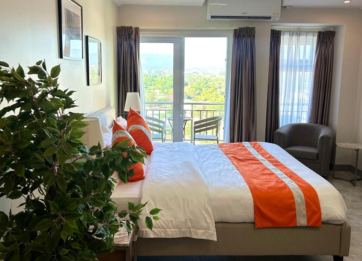 Room In La Grande Residences Angeles